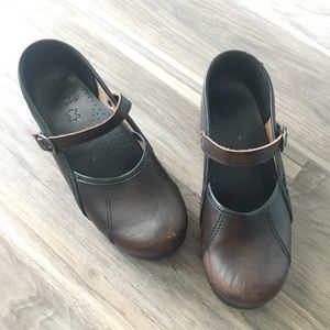 Dansko 38 7.5 8 Brown Ankle Strap Clog with Heels